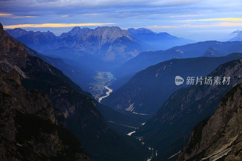 Tre Cime di Lavaredo 晚上，Auronzo di Cadore，白云岩，意大利蒂罗尔